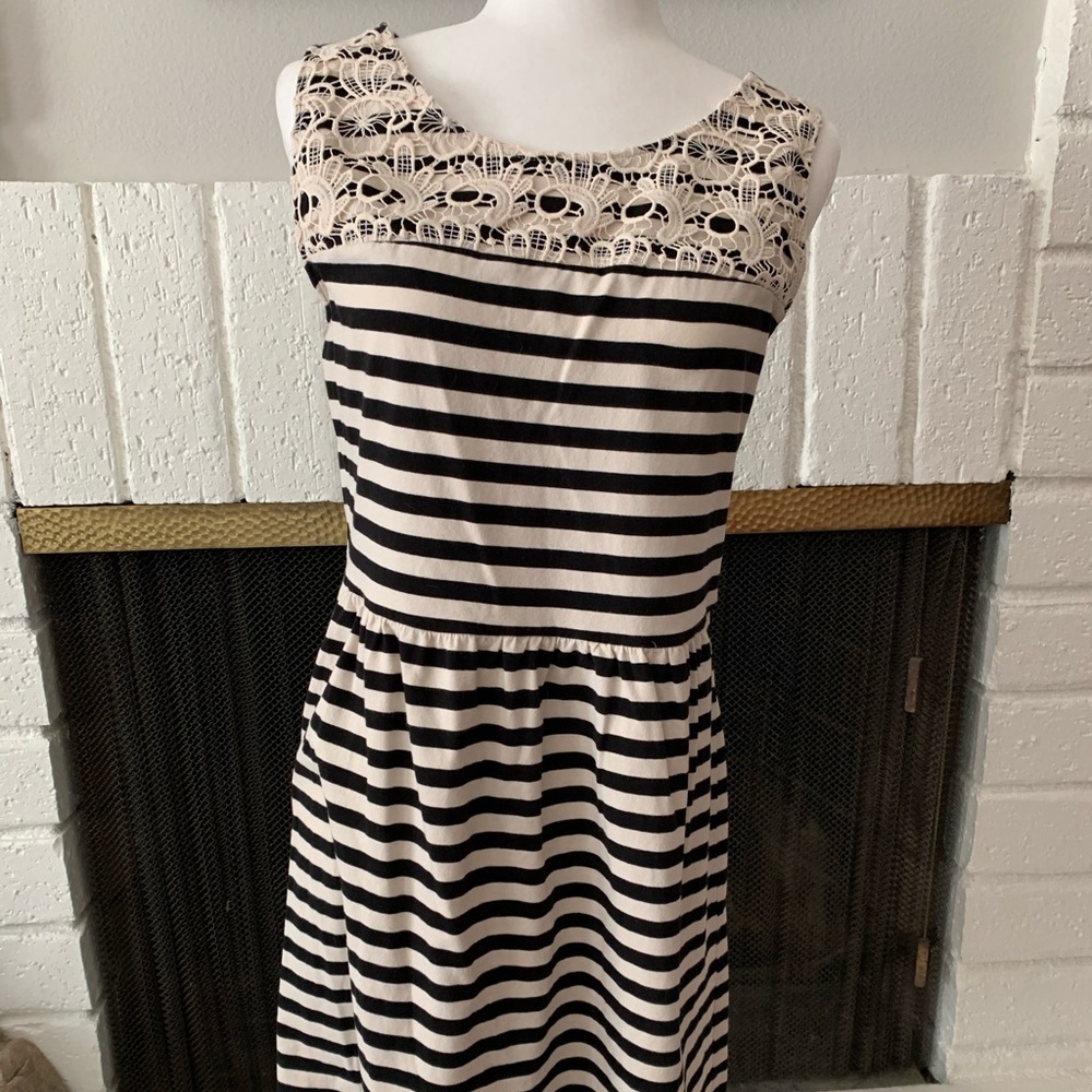 LOFT Cream & Black Striped Sleeveless Dress (MP)